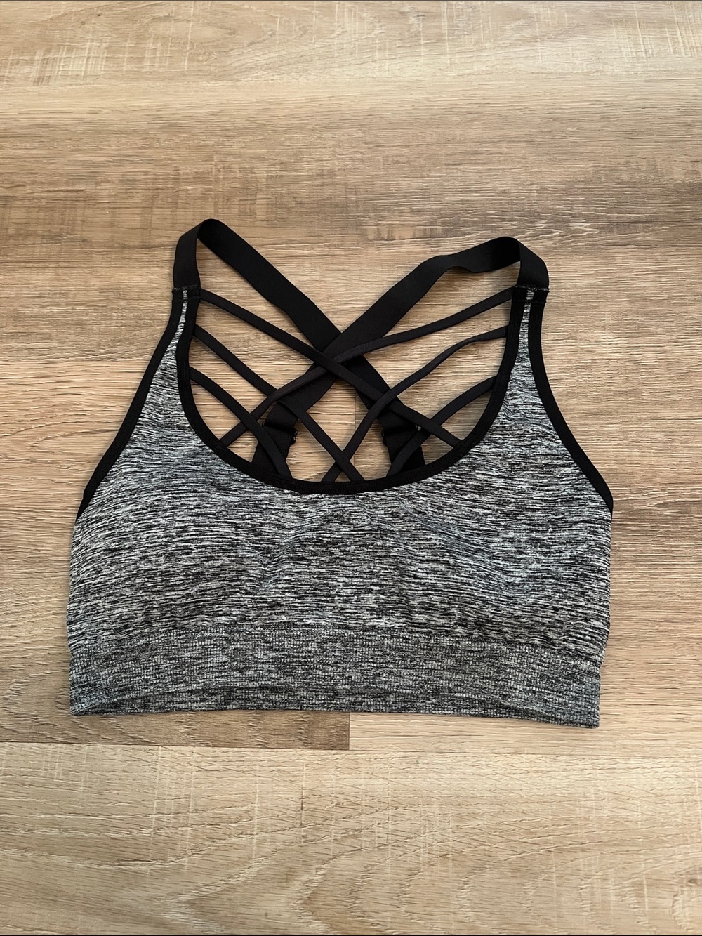Victoria’s Secret Strappy Heather Gray Seamless Sports Bra